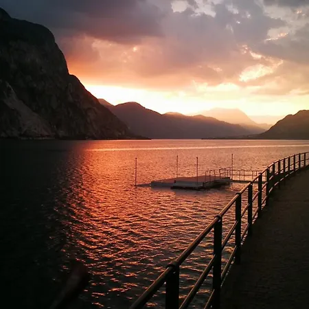 Casa Imbarcadero ليكو